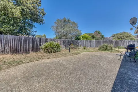 Exterior - 9625 Oracle Oak Pl, Salinas, CA 93907 photo 5 of 15