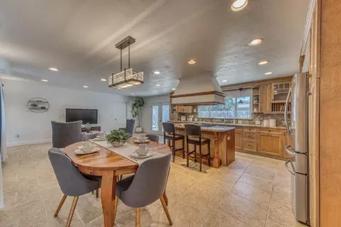 Dining - 9625 Oracle Oak Pl, Salinas, CA 93907 photo 1 of 1