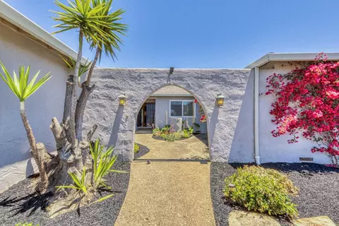 Exterior - 9625 Oracle Oak Pl, Salinas, CA 93907 photo 2 of 15