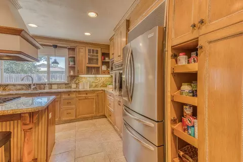 Kitchen - 9625 Oracle Oak Pl, Salinas, CA 93907 photo 7 of 7