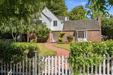 765 Edgewood Rd, Redwood City, CA 94062