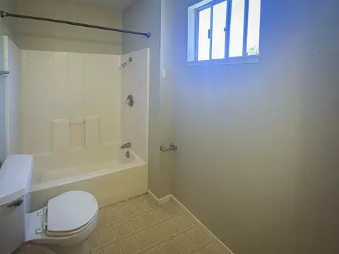 Bath - 7515 Chestnut St, Gilroy, CA 95020 photo 2 of 2