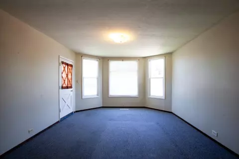 Living - 7515 Chestnut St, Gilroy, CA 95020 photo 1 of 4