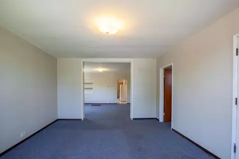 Living - 7515 Chestnut St, Gilroy, CA 95020 photo 2 of 4