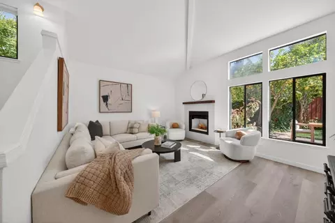 2080 Marich Way 15, Mountain View, CA 94040