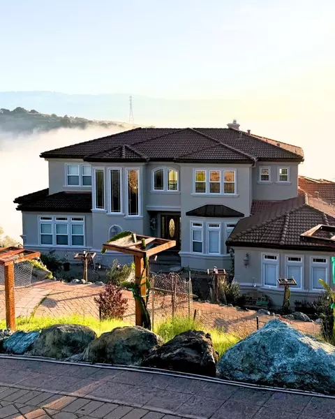 18600 Castle Ridge Dr, Morgan Hill, CA 95037