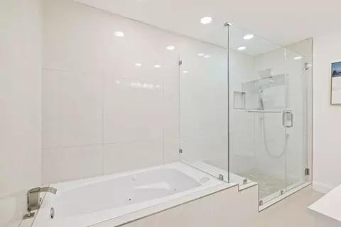 Bath - 552 Borregas Ave, Sunnyvale, CA 94085 photo 1 of 5