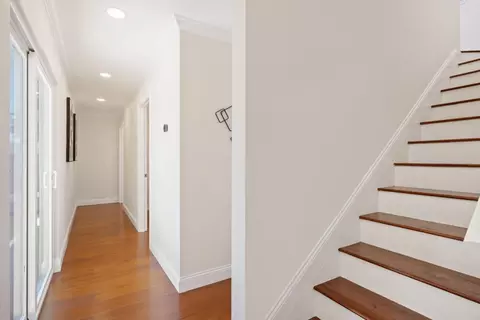 Entry Way - 552 Borregas Ave, Sunnyvale, CA 94085 photo 1 of 1