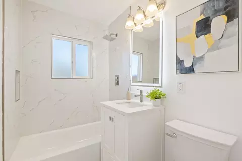 Bath - 552 Borregas Ave, Sunnyvale, CA 94085 photo 3 of 5
