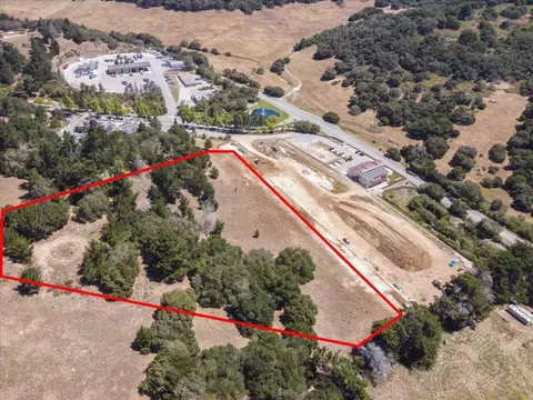 8741 Eagles Roost Rd, Salinas, CA 93907