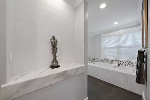 Bath - 1052 Mcbain Ave, Campbell, CA 95008 photo 1 of 17