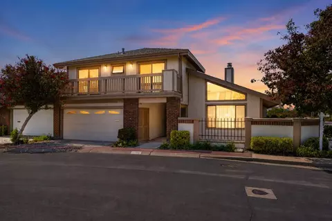 700 Coronado Ln, Foster City, CA 94404