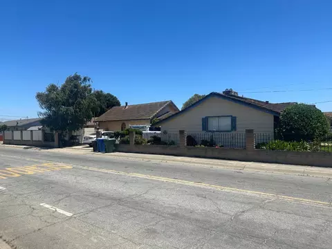 346 7th St, Greenfield, CA 93927