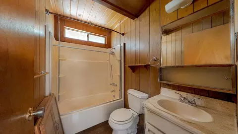 Bath - 17895 Towhee Ln, Twain Harte, CA 95383 photo 1 of 1