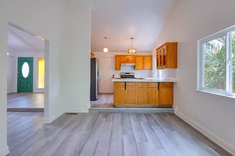 Living - 136 Dutch Flat Rd, Vallejo, CA 94589 photo 5 of 6