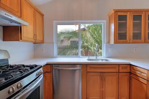 Kitchen - 136 Dutch Flat Rd, Vallejo, CA 94589 photo 3 of 3