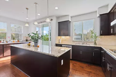2041 Atlas Loop, Mountain View, CA 94043 photo 3