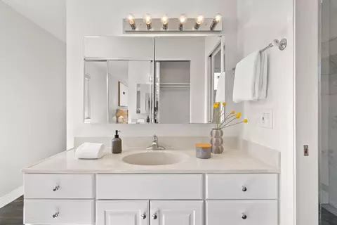 Bath - 10198 Cass Pl, Cupertino, CA 95014 photo 4 of 6