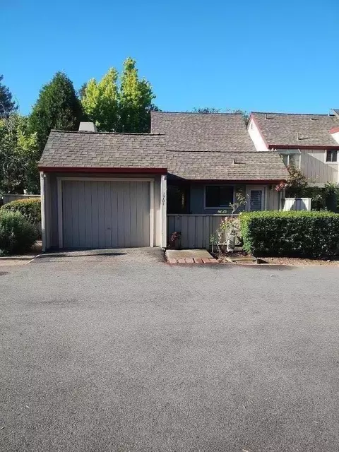 2701 Amberwood Ln, Santa Cruz, CA 95065