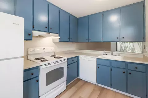 701 Woodside Ln 4, Sacramento, CA 95825