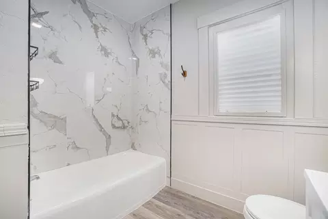 Bath - 513 Arch St, Martinez, CA 94553 photo 1 of 2