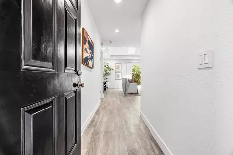 Entry Way - 1055 View Way, Pacifica, CA 94044 photo 1 of 1