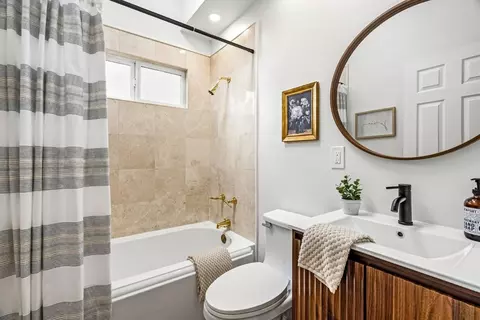 Bath - 1055 View Way, Pacifica, CA 94044 photo 2 of 2