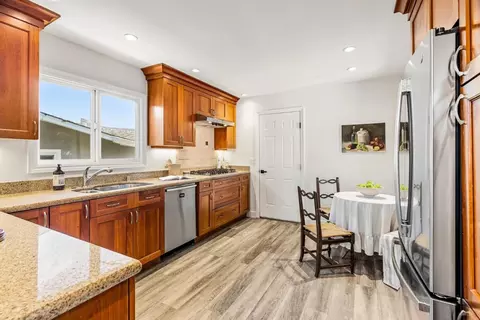 Kitchen - 1055 View Way, Pacifica, CA 94044 photo 1 of 3