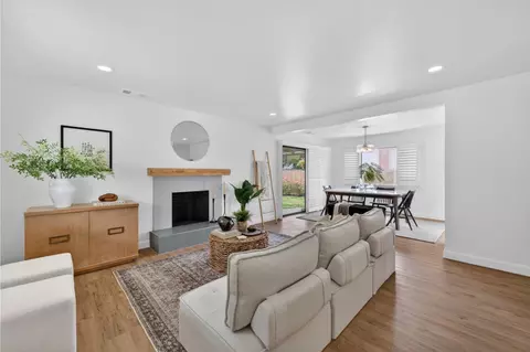 Living - 1012 Rio Vista Dr, Pacifica, CA 94044 photo 1 of 2