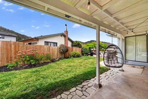 Exterior - 1012 Rio Vista Dr, Pacifica, CA 94044 photo 11 of 13
