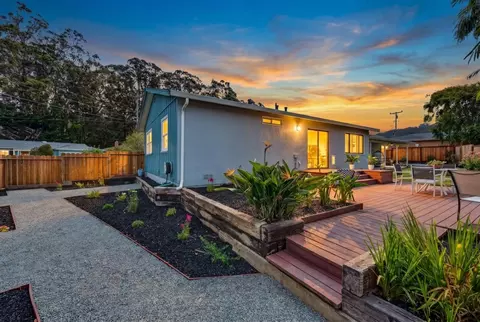 Exterior - 1012 Rio Vista Dr, Pacifica, CA 94044 photo 6 of 13