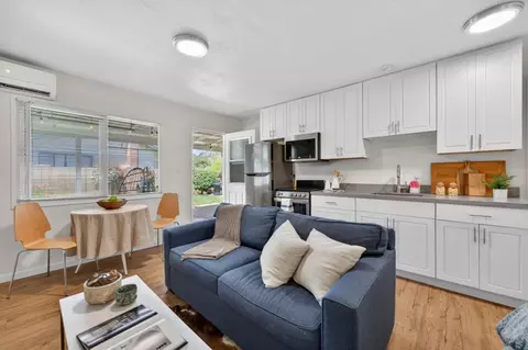 Living - 1012 Rio Vista Dr, Pacifica, CA 94044 photo 2 of 2