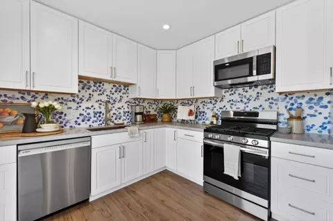 Kitchen - 1012 Rio Vista Dr, Pacifica, CA 94044 photo 2 of 3