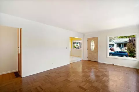Living - 235 Modoc Pl, Pacifica, CA 94044 photo 3 of 4
