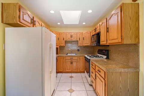 Kitchen - 235 Modoc Pl, Pacifica, CA 94044 photo 1 of 4
