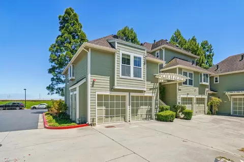 1051 Helm Ln, Foster City, CA 94404
