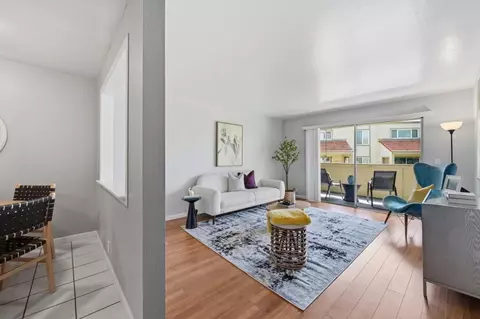 Living - 1510 E St 23, Hayward, CA 94541 photo 1 of 4