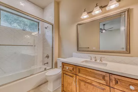 Bath - 15135 Big Sky Ln, Salinas, CA 93908 photo 5 of 6