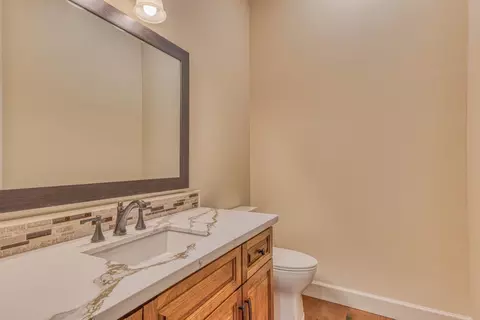 Bath - 15135 Big Sky Ln, Salinas, CA 93908 photo 6 of 6