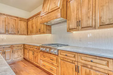 Kitchen - 15135 Big Sky Ln, Salinas, CA 93908 photo 4 of 5