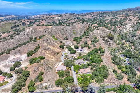 View/Area - 15135 Big Sky Ln, Salinas, CA 93908 photo 2 of 9