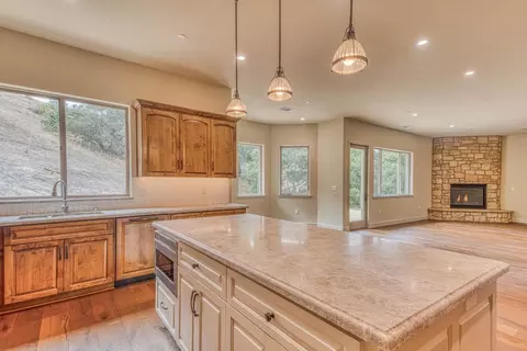 Kitchen - 15135 Big Sky Ln, Salinas, CA 93908 photo 5 of 5