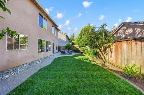 Exterior - 914 Arrowtail Ter, Fremont, CA 94536 photo 5 of 6