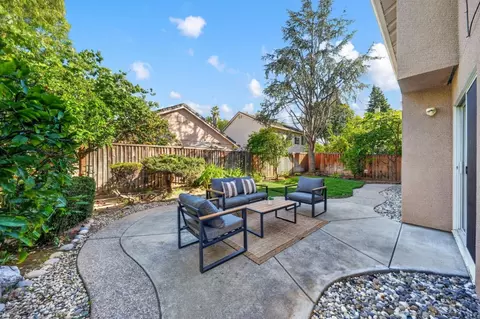 Exterior - 914 Arrowtail Ter, Fremont, CA 94536 photo 3 of 6