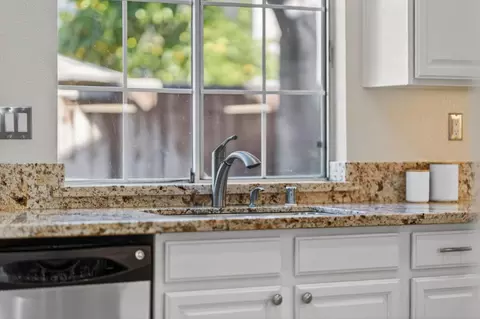 Kitchen - 914 Arrowtail Ter, Fremont, CA 94536 photo 4 of 4