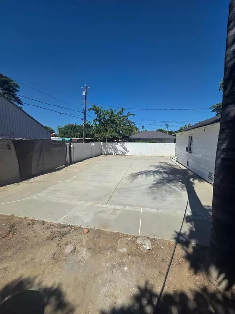 Exterior - 1506 W 5th St, Madera, CA 93637 photo 5 of 6