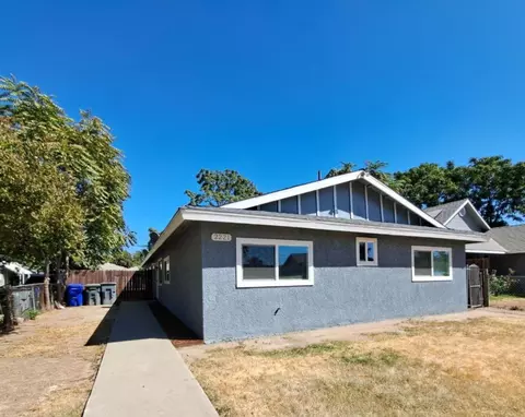 2221 S Poppy Ave, Fresno, CA 93706