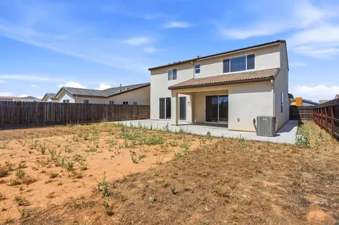 Exterior - 3335 Las Rosas Ave, Clovis, CA 93619 photo 5 of 6