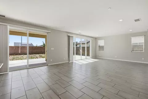 Living - 3335 Las Rosas Ave, Clovis, CA 93619 photo 1 of 2