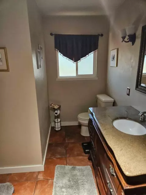 Bath - 603 Carpenteria Rd, Aromas, CA 95004 photo 1 of 2